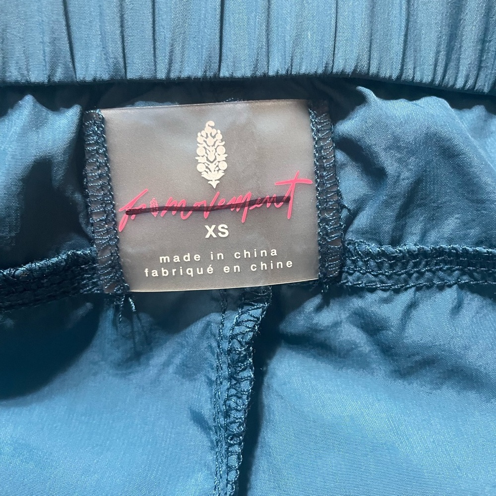 Free People Movement Noiseless Back On Trek Romper $108 Sz XS Blue Teal - Picture 11 of 13